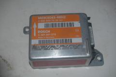 Kuva 1: air-bag keskusyksikk, Mercedes-Benz 200-300 (w124) 86-92