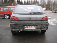 Kuva 1: takavalo oikea, Peugeot 306 4d HB