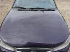 Kuva 1: konepelti, Ford Mondeo