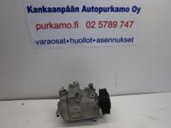 Kuva 1: ilmastoinnin kompressori, Volkswagen Golf V 1.6i 8V 5 HB