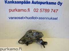 Kuva 1: tuulilasin pyyhkimen moottori+mekanismi vasen, Peugeot 407 1.8i 16V Sed