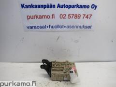 Kuva 1: sulakerasia, Toyota Avensis (T27) 1.8i Valvematic Sed