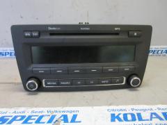 Kuva 1: radio cd dvd, Skoda Octavia 1,6 TDI 77kW