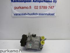 Kuva 1: ilmastoinnin kompressori, Volvo V40 1.6 D2