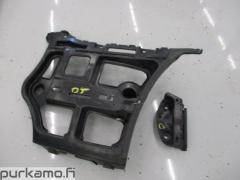 Kuva 1: puskurin kiinnikeet oikealle taakse, BMW E90 318 2.0i Sed