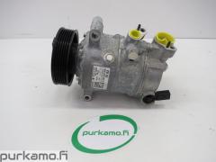 Kuva 1: ilmastoinnin kompressori, Volkswagen Polo (6R) 1.2 TSI BlueMotion 5 HB (ajamaton)