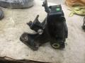 moottorin kiinnike oikea  Toyota Hilux VII 2.5 D-4D 4WD -12
