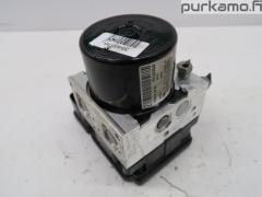 Kuva 1: abs hydraulikoneisto, Volvo V60 2.4 D4 4X4