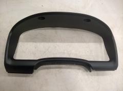 Kuva 1: mittariston kehys, Toyota Landcruiser 3.0D4D AUT-5-KDJ120L -06