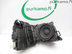 Kuva 1: takaluukusta subwoofer, Lexus RX 450h Hybrid 4WD