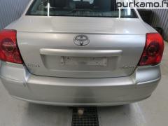 Kuva 1: takaluukku sedan, Toyota Avensis (T25) 1.6 VVT-i Sed