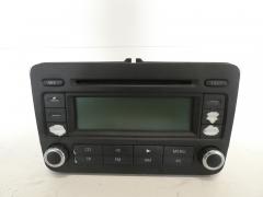 Kuva 1: radio cd dvd, Volkswagen Jetta 1.6 Bensa